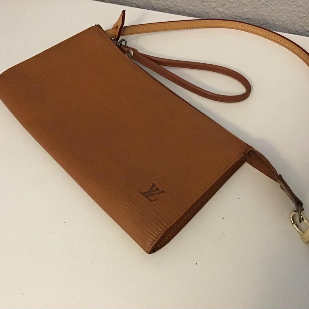 Louis Vuitton Epi Accessories Pouch - Picture 3 of 9